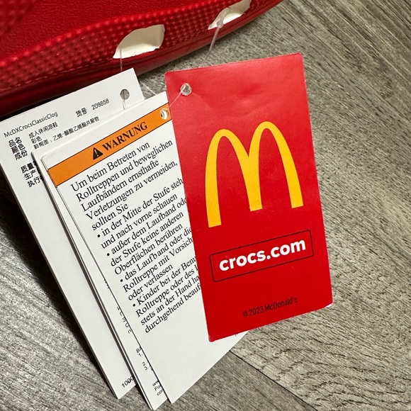 Crocs McDonald’s Classic Clog - men’s size 10 - new with tags - Picture 8 of 8